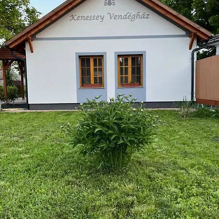 Kenessey Vendeghaz Balatonkenese